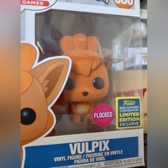 Flocked Vulpix Funko POP! Pokemon Fall Convention Exclusive - Picture 2 of 8
